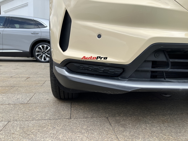 Chi tiết VinFast VF 8S: Bản rẻ nhất giá từ 1,079 tỷ đồng, không được sạc miễn phí nếu chạy dịch vụ- Ảnh 4. Chi tiết VinFast VF 8S: Bản rẻ nhất giá từ 1,079 tỷ đồng, không được sạc miễn phí nếu chạy dịch vụ- Ảnh 4.