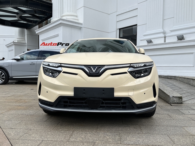 Chi tiết VinFast VF 8S: Bản rẻ nhất giá từ 1,079 tỷ đồng, không được sạc miễn phí nếu chạy dịch vụ- Ảnh 3. Chi tiết VinFast VF 8S: Bản rẻ nhất giá từ 1,079 tỷ đồng, không được sạc miễn phí nếu chạy dịch vụ- Ảnh 3.