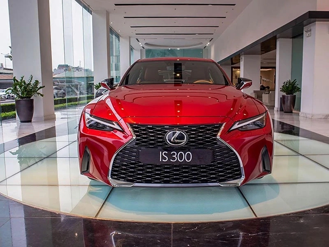 Lexus IS rút khỏi Việt Nam sau chưa đầy 4 năm ra mắt bản mới, nhường đất diễn cho C-Class, 3-Series- Ảnh 5. Lexus IS rút khỏi Việt Nam sau chưa đầy 4 năm ra mắt bản mới, nhường đất diễn cho C-Class, 3-Series- Ảnh 5.