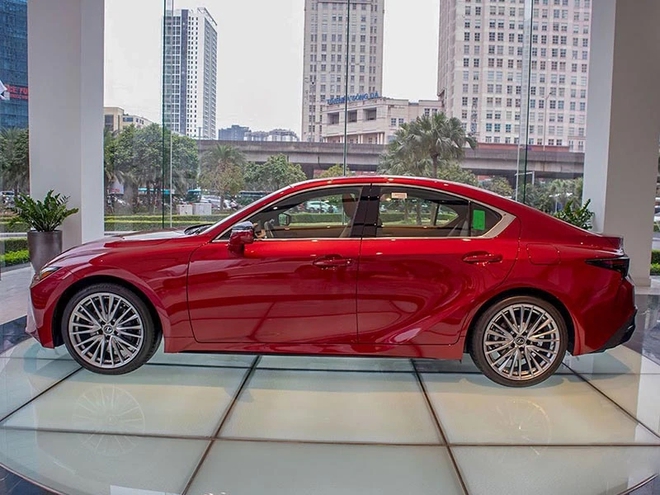 Lexus IS rút khỏi Việt Nam sau chưa đầy 4 năm ra mắt bản mới, nhường đất diễn cho C-Class, 3-Series- Ảnh 7. Lexus IS rút khỏi Việt Nam sau chưa đầy 4 năm ra mắt bản mới, nhường đất diễn cho C-Class, 3-Series- Ảnh 7.