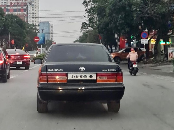 Loạt xe Toyota Crown biển đẹp: Có đủ ngũ quý đấu giá hơn 15 tỷ đồng đến tứ quý, tam hoa, sảnh tiến- Ảnh 10. Loạt xe Toyota Crown biển đẹp: Có đủ ngũ quý đấu giá hơn 15 tỷ đồng đến tứ quý, tam hoa, sảnh tiến- Ảnh 10.