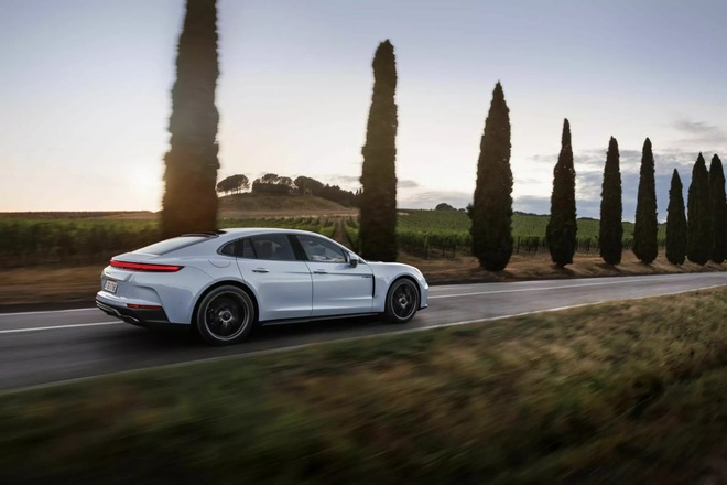 Porsche Panamera Turbo S E-Hybrid 2025 ra mắt: Bản mạnh nhất, nhanh nhất lịch sử- Ảnh 3. Porsche Panamera Turbo S E-Hybrid 2025 ra mắt: Bản mạnh nhất, nhanh nhất lịch sử- Ảnh 3.