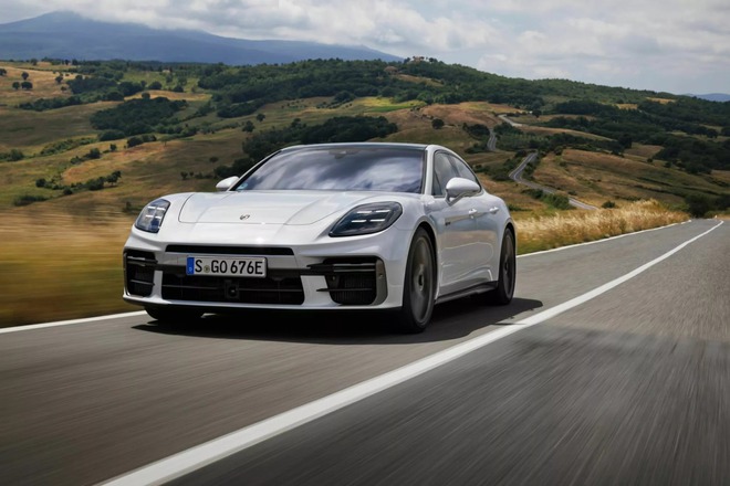 Porsche Panamera Turbo S E-Hybrid 2025 ra mắt: Bản mạnh nhất, nhanh nhất lịch sử- Ảnh 2. Porsche Panamera Turbo S E-Hybrid 2025 ra mắt: Bản mạnh nhất, nhanh nhất lịch sử- Ảnh 2.