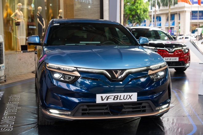 Cận cảnh VinFast VF 8 Lux Hỏa Long Độc Bản: Nhiều chi tiết mạ vàng, giới hạn 888 chiếc- Ảnh 9. Cận cảnh VinFast VF 8 Lux Hỏa Long Độc Bản: Nhiều chi tiết mạ vàng, giới hạn 888 chiếc- Ảnh 9.