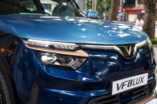 Cận cảnh VinFast VF 8 Lux Hỏa Long Độc Bản: Nhiều chi tiết mạ vàng, giới hạn 888 chiếc- Ảnh 14. Cận cảnh VinFast VF 8 Lux Hỏa Long Độc Bản: Nhiều chi tiết mạ vàng, giới hạn 888 chiếc- Ảnh 14.