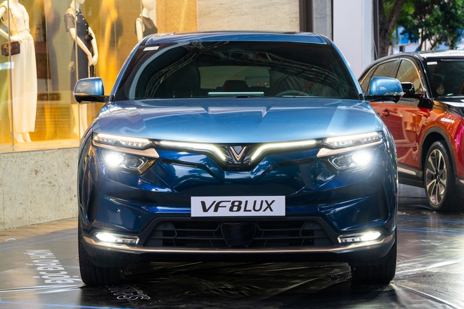 Cận cảnh VinFast VF 8 Lux Hỏa Long Độc Bản: Nhiều chi tiết mạ vàng, giới hạn 888 chiếc- Ảnh 11. Cận cảnh VinFast VF 8 Lux Hỏa Long Độc Bản: Nhiều chi tiết mạ vàng, giới hạn 888 chiếc- Ảnh 11.