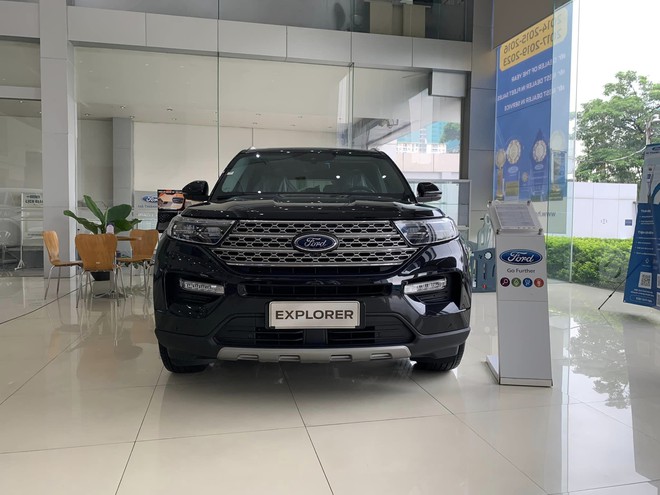 Hậu tăng giá bán, Ford Explorer lại được đại lý ưu đãi: Giảm 70 triệu đồng, vẫn cao hơn hẳn Palisade- Ảnh 4. Hậu tăng giá bán, Ford Explorer lại được đại lý ưu đãi: Giảm 70 triệu đồng, vẫn cao hơn hẳn Palisade- Ảnh 4.