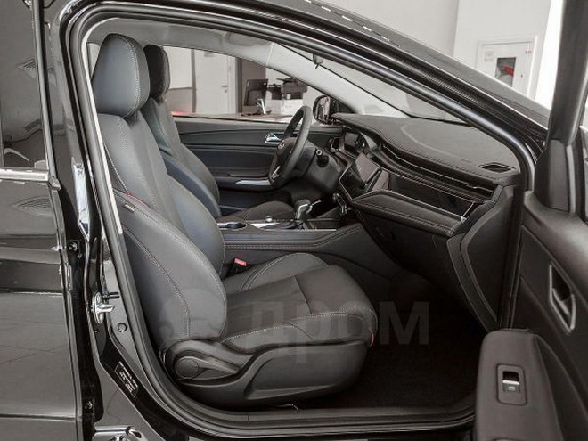 Omoda S5 bản ‘base’ lần đầu lộ diện tại Việt Nam: Dáng thể thao, mâm lớn, cạnh tranh Mazda3, K3- Ảnh 11. Omoda S5 bản ‘base’ lần đầu lộ diện tại Việt Nam: Dáng thể thao, mâm lớn, cạnh tranh Mazda3, K3- Ảnh 11.