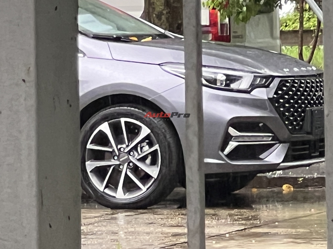 Omoda S5 bản ‘base’ lần đầu lộ diện tại Việt Nam: Dáng thể thao, mâm lớn, cạnh tranh Mazda3, K3- Ảnh 3. Omoda S5 bản ‘base’ lần đầu lộ diện tại Việt Nam: Dáng thể thao, mâm lớn, cạnh tranh Mazda3, K3- Ảnh 3.