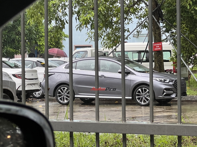 Omoda S5 bản ‘base’ lần đầu lộ diện tại Việt Nam: Dáng thể thao, mâm lớn, cạnh tranh Mazda3, K3- Ảnh 2. Omoda S5 bản ‘base’ lần đầu lộ diện tại Việt Nam: Dáng thể thao, mâm lớn, cạnh tranh Mazda3, K3- Ảnh 2.