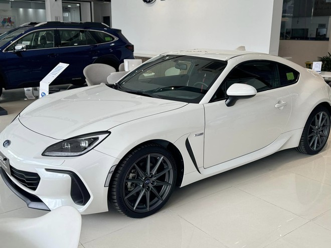 Lấy Subaru BRZ bây giờ tiết kiệm hơn 360 triệu so với người mua sớm: Giá giảm kỷ lục còn hơn 1,5 tỷ, bằng một nửa Z4- Ảnh 3. Lấy Subaru BRZ bây giờ tiết kiệm hơn 360 triệu so với người mua sớm: Giá giảm kỷ lục còn hơn 1,5 tỷ, bằng một nửa Z4- Ảnh 3.