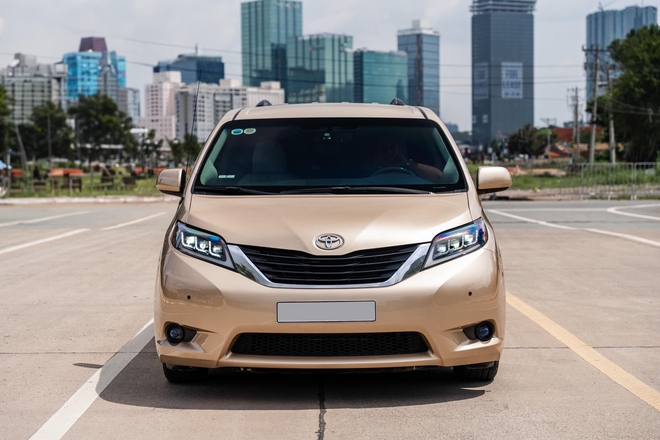 Toyota Sienna 2012 rao bán hơn 1,2 tỷ đồng: MPV gia đình giá ngang Kia Carnival nhưng to hơn, riêng nội thất độ hết 400 triệu- Ảnh 6. Toyota Sienna 2012 rao bán hơn 1,2 tỷ đồng: MPV gia đình giá ngang Kia Carnival nhưng to hơn, riêng nội thất độ hết 400 triệu- Ảnh 6.