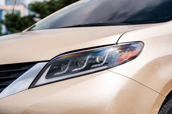 Toyota Sienna 2012 rao bán hơn 1,2 tỷ đồng: MPV gia đình giá ngang Kia Carnival nhưng to hơn, riêng nội thất độ hết 400 triệu- Ảnh 7. Toyota Sienna 2012 rao bán hơn 1,2 tỷ đồng: MPV gia đình giá ngang Kia Carnival nhưng to hơn, riêng nội thất độ hết 400 triệu- Ảnh 7.