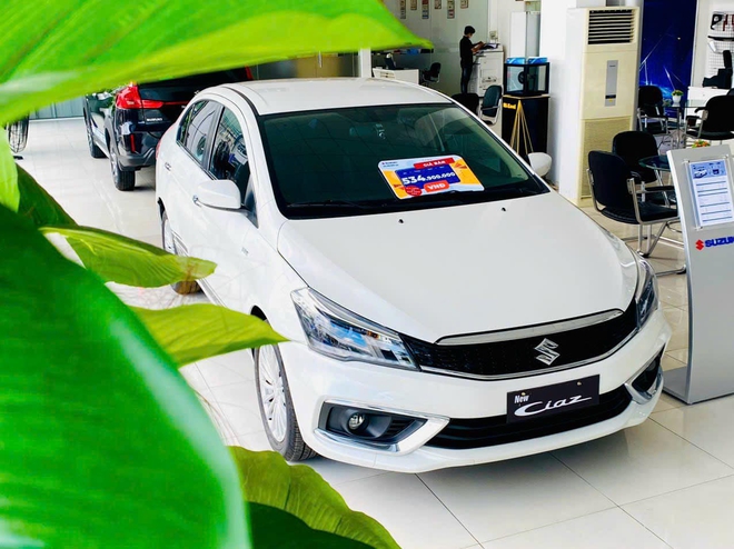 Suzuki Ciaz giảm giá còn 455 triệu tại đại lý: Tiệm cận Accent số sàn, dọn kho lô cuối trước khả năng bị khai tử- Ảnh 3. Suzuki Ciaz giảm giá còn 455 triệu tại đại lý: Tiệm cận Accent số sàn, dọn kho lô cuối trước khả năng bị khai tử- Ảnh 3.