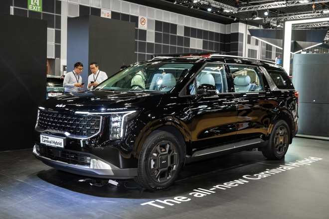 Kia Carnival 2024 nhận cọc tại đại lý: Ra mắt tháng 10, ngoại hình mới, dễ thêm động cơ hybrid cạnh tranh Viloran- Ảnh 4. Kia Carnival 2024 nhận cọc tại đại lý: Ra mắt tháng 10, ngoại hình mới, dễ thêm động cơ hybrid cạnh tranh Viloran- Ảnh 4.