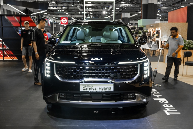 Kia Carnival 2024 nhận cọc tại đại lý: Ra mắt tháng 10, ngoại hình mới, dễ thêm động cơ hybrid cạnh tranh Viloran- Ảnh 5. Kia Carnival 2024 nhận cọc tại đại lý: Ra mắt tháng 10, ngoại hình mới, dễ thêm động cơ hybrid cạnh tranh Viloran- Ảnh 5.