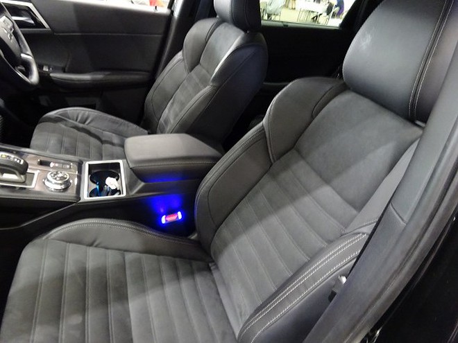 Mitsubishi Outlander PHEV 2025 lộ diện: Giữ nguyên động cơ, nâng cấp màn hình giải trí và pin, ra mắt tháng 10 tới, giá quy đổi dự kiến từ 822 triệu đồng- Ảnh 5. Mitsubishi Outlander PHEV 2025 lộ diện: Giữ nguyên động cơ, nâng cấp màn hình giải trí và pin, ra mắt tháng 10 tới, giá quy đổi dự kiến từ 822 triệu đồng- Ảnh 5.