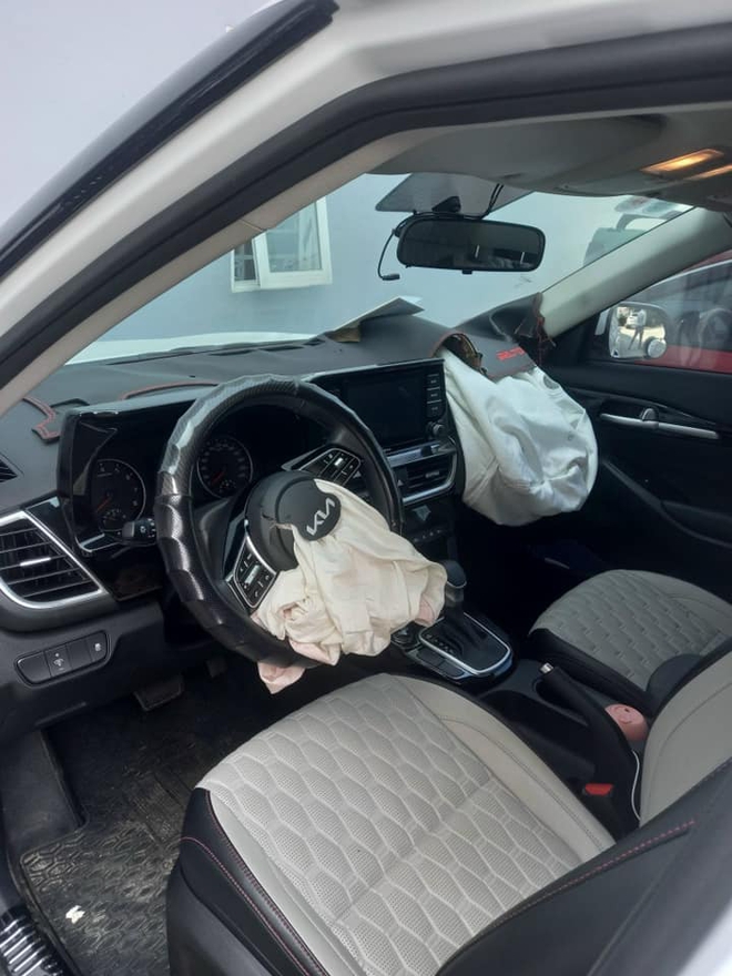 Bán Kia Seltos nổ 2 túi khí giá 535 triệu đồng, chủ xe gây tranh cãi: Người khen vì trung thực, số khác nói giá cao- Ảnh 3. Bán Kia Seltos nổ 2 túi khí giá 535 triệu đồng, chủ xe gây tranh cãi: Người khen vì trung thực, số khác nói giá cao- Ảnh 3.