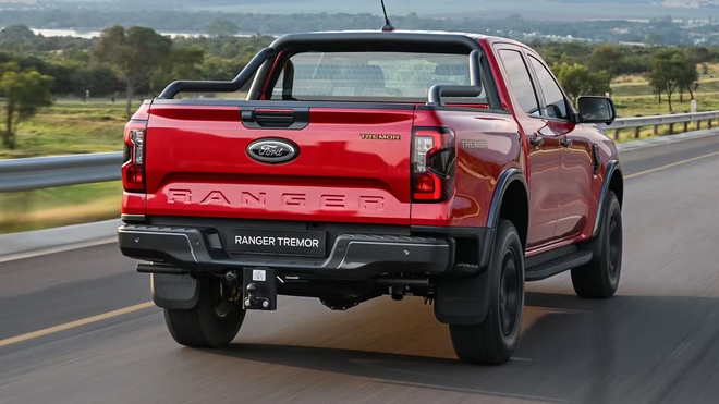Ford Ranger sắp thêm bản mới: Rẻ hơn hẳn Raptor nhưng offroad không kém, như bản Sport nhiều đồ xịn- Ảnh 6. Ford Ranger sắp thêm bản mới: Rẻ hơn hẳn Raptor nhưng offroad không kém, như bản Sport nhiều đồ xịn- Ảnh 6.