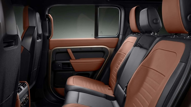 Defender mạnh nhất lịch sử ra mắt, dùng động cơ V8 BMW, thông số đọc lên chắc chắn khiến dân offroad phát sốt- Ảnh 7. Defender mạnh nhất lịch sử ra mắt, dùng động cơ V8 BMW, thông số đọc lên chắc chắn khiến dân offroad phát sốt- Ảnh 7.