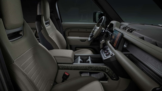 Defender mạnh nhất lịch sử ra mắt, dùng động cơ V8 BMW, thông số đọc lên chắc chắn khiến dân offroad phát sốt- Ảnh 8. Defender mạnh nhất lịch sử ra mắt, dùng động cơ V8 BMW, thông số đọc lên chắc chắn khiến dân offroad phát sốt- Ảnh 8.