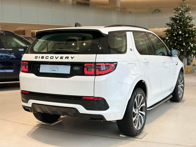 Mua Land Rover Discovery Sport hiện tiết kiệm hơn 420 triệu phí lăn bánh: Giá thực tế còn khoảng 3,1 tỷ, chỉ ngang Touareg- Ảnh 4. Mua Land Rover Discovery Sport hiện tiết kiệm hơn 420 triệu phí lăn bánh: Giá thực tế còn khoảng 3,1 tỷ, chỉ ngang Touareg- Ảnh 4.