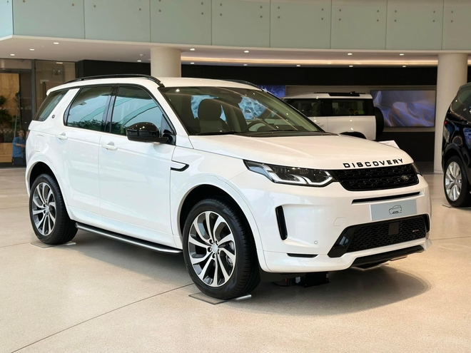 Mua Land Rover Discovery Sport hiện tiết kiệm hơn 420 triệu phí lăn bánh: Giá thực tế còn khoảng 3,1 tỷ, chỉ ngang Touareg- Ảnh 3.