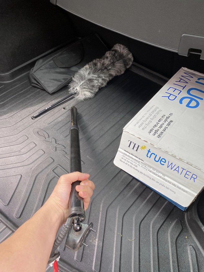 Mazda CX-5 hỏng ti chống cốp sau 4 năm sử dụng: Chủ bức xúc, cộng đồng nói 'chuyện bình thường'- Ảnh 4. Mazda CX-5 hỏng ti chống cốp sau 4 năm sử dụng: Chủ bức xúc, cộng đồng nói 'chuyện bình thường'- Ảnh 4.