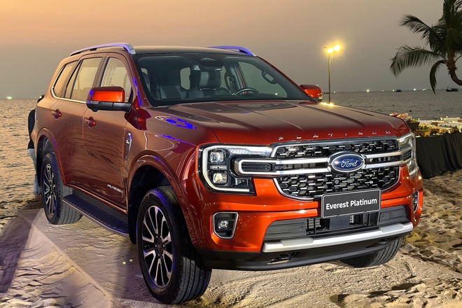 Ford Việt Nam thận trọng với xe điện, hybrid, dồn sức cho 4 dòng Transit, Ranger, Everest và Territory- Ảnh 8. Ford Việt Nam thận trọng với xe điện, hybrid, dồn sức cho 4 dòng Transit, Ranger, Everest và Territory- Ảnh 8.