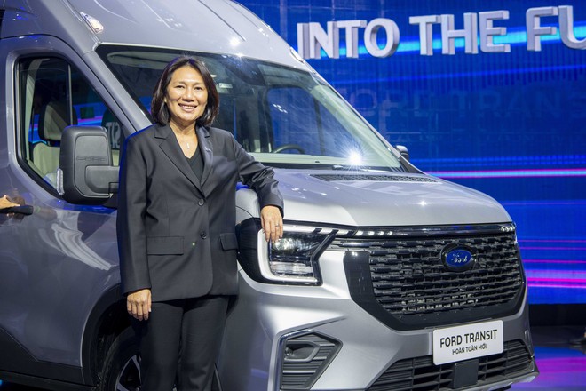 Ford Việt Nam thận trọng với xe điện, hybrid, dồn sức cho 4 dòng Transit, Ranger, Everest và Territory- Ảnh 4. Ford Việt Nam thận trọng với xe điện, hybrid, dồn sức cho 4 dòng Transit, Ranger, Everest và Territory- Ảnh 4.