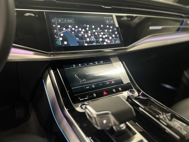 Audi Q8 2024 giá 4,1 tỷ đã về đại lý: Thêm trang bị tiện nghi, đấu X6, GLE với giá rẻ hơn hẳn- Ảnh 12. Audi Q8 2024 giá 4,1 tỷ đã về đại lý: Thêm trang bị tiện nghi, đấu X6, GLE với giá rẻ hơn hẳn- Ảnh 12.