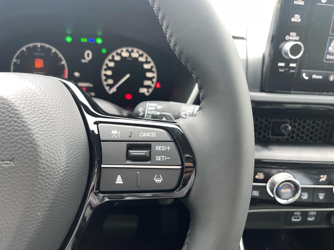 Honda CR-V giảm giá đến 100 triệu tại đại lý: Bản ‘base’ còn từ 1 tỷ đồng, vẫn đắt hơn CX-5 bản cao cấp nhất- Ảnh 6. Honda CR-V giảm giá đến 100 triệu tại đại lý: Bản ‘base’ còn từ 1 tỷ đồng, vẫn đắt hơn CX-5 bản cao cấp nhất- Ảnh 6.