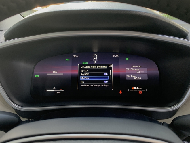 Toyota Corolla Altis giảm tới 80 triệu tại đại lý: Sản xuất 2023, bản giữa thấp hơn Civic tiêu chuẩn- Ảnh 7. Toyota Corolla Altis giảm tới 80 triệu tại đại lý: Sản xuất 2023, bản giữa thấp hơn Civic tiêu chuẩn- Ảnh 7.