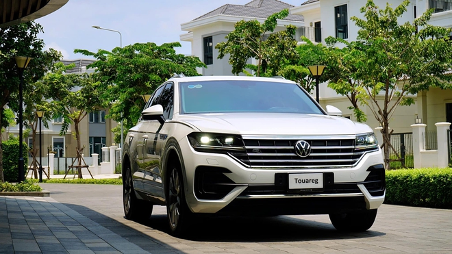 Volkswagen Touareg giảm giá tới 560 triệu đồng, giá thực tế thấp hơn đối thủ Audi Q7 tới 840 triệu- Ảnh 3. Volkswagen Touareg giảm giá tới 560 triệu đồng, giá thực tế thấp hơn đối thủ Audi Q7 tới 840 triệu- Ảnh 3.