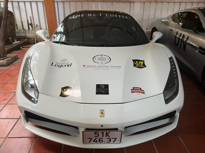 Lộ diện dàn siêu xe của ông Đặng Lê Nguyên Vũ tham gia Gumball 3000: 5 chiếc Ferrari, Bugatti Veyron đã được độ lại- Ảnh 10. Lộ diện dàn siêu xe của ông Đặng Lê Nguyên Vũ tham gia Gumball 3000: 5 chiếc Ferrari, Bugatti Veyron đã được độ lại- Ảnh 10.