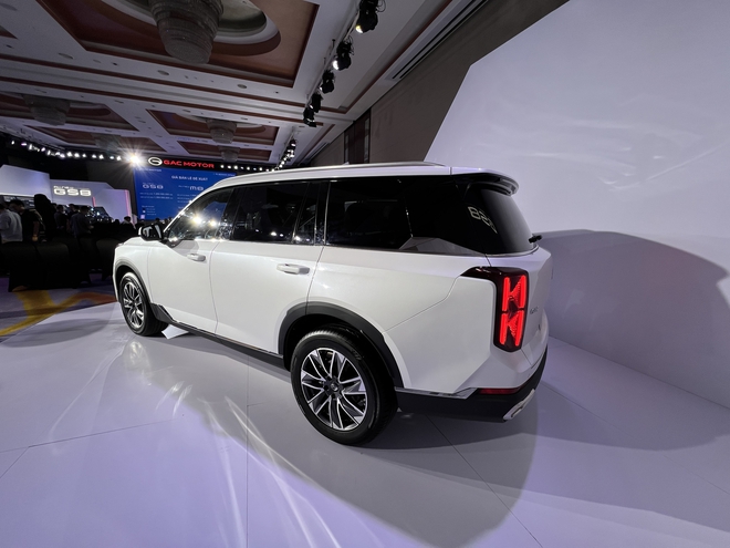 Xem thực tế GAC GS8 bản ‘base’ giá 1,269 tỷ tại Việt Nam: Đánh đổi 100 triệu lấy ghế nỉ, vô-lăng nhựa, thiếu ADAS- Ảnh 4. Xem thực tế GAC GS8 bản ‘base’ giá 1,269 tỷ tại Việt Nam: Đánh đổi 100 triệu lấy ghế nỉ, vô-lăng nhựa, thiếu ADAS- Ảnh 4.