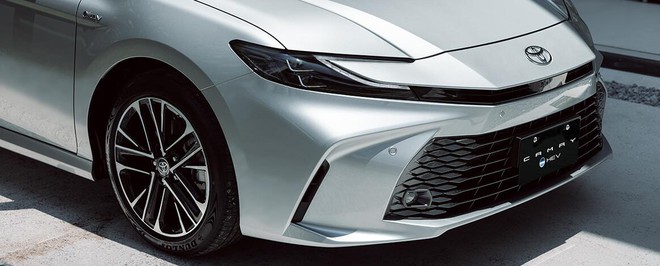 Toyota Camry 2025 nhận cọc tại đại lý: 3 bản, nhiều điểm giống 'xe chủ tịch' Crown, về Việt Nam cuối năm đấu Mazda6, Accord- Ảnh 6. Toyota Camry 2025 nhận cọc tại đại lý: 3 bản, nhiều điểm giống 'xe chủ tịch' Crown, về Việt Nam cuối năm đấu Mazda6, Accord- Ảnh 6.