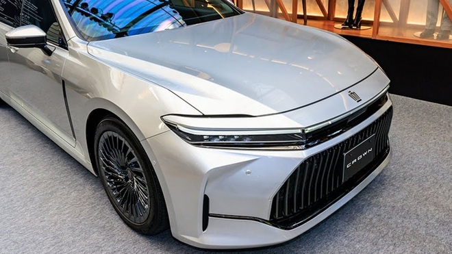 Toyota Camry 2025 nhận cọc tại đại lý: 3 bản, nhiều điểm giống 'xe chủ tịch' Crown, về Việt Nam cuối năm đấu Mazda6, Accord- Ảnh 15. Toyota Camry 2025 nhận cọc tại đại lý: 3 bản, nhiều điểm giống 'xe chủ tịch' Crown, về Việt Nam cuối năm đấu Mazda6, Accord- Ảnh 15.