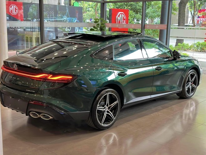 Lộ nội, ngoại thất MG7 tại đại lý trước ra mắt: Màn hình lớn có tiếng Việt, loa Bose, cửa nóc panorama, có ADAS cạnh tranh K5, Mazda6- Ảnh 7. Lộ nội, ngoại thất MG7 tại đại lý trước ra mắt: Màn hình lớn có tiếng Việt, loa Bose, cửa nóc panorama, có ADAS cạnh tranh K5, Mazda6- Ảnh 7.
