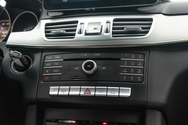 Rao Mercedes-Benz E 200 bản đặc biệt giá 640 triệu, người bán chia sẻ: ‘Bền như Vios, chăm chỉ hết 20 triệu/năm’- Ảnh 14. Rao Mercedes-Benz E 200 bản đặc biệt giá 640 triệu, người bán chia sẻ: ‘Bền như Vios, chăm chỉ hết 20 triệu/năm’- Ảnh 14.