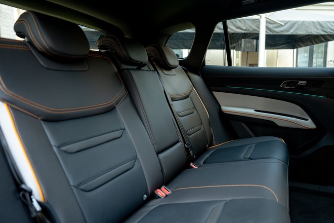 Ford Territory Sport lộ diện tại Việt Nam: Có chi tiết khác bản ở nước ngoài, nhiều khả năng chỉ là Titanium 'đổi màu'- Ảnh 10. Ford Territory Sport lộ diện tại Việt Nam: Có chi tiết khác bản ở nước ngoài, nhiều khả năng chỉ là Titanium 'đổi màu'- Ảnh 10.