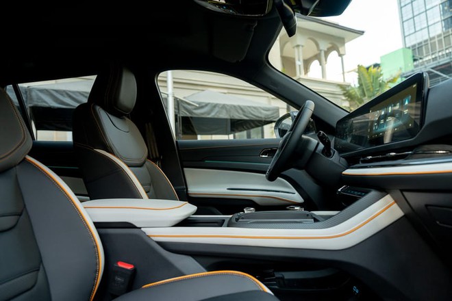 Ford Territory Sport lộ diện tại Việt Nam: Có chi tiết khác bản ở nước ngoài, nhiều khả năng chỉ là Titanium 'đổi màu'- Ảnh 9. Ford Territory Sport lộ diện tại Việt Nam: Có chi tiết khác bản ở nước ngoài, nhiều khả năng chỉ là Titanium 'đổi màu'- Ảnh 9.