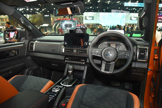 Loạt xe mới đã lộ diện tại Việt Nam, chỉ chờ ra mắt: Đa dạng phân khúc, mẫu mã, Santa Fe, Carnival 2024 dễ thành hàng 'hot'- Ảnh 41. Loạt xe mới đã lộ diện tại Việt Nam, chỉ chờ ra mắt: Đa dạng phân khúc, mẫu mã, Santa Fe, Carnival 2024 dễ thành hàng 'hot'- Ảnh 41.