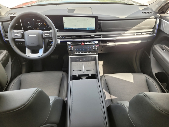 Mua 2 chiếc Hyundai Santa Fe 2024 để thay Discovery đang đi, chủ xe chia sẻ: 'Không sang bằng nhưng vẫn có điểm hơn Land Rover'- Ảnh 5. Mua 2 chiếc Hyundai Santa Fe 2024 để thay Discovery đang đi, chủ xe chia sẻ: 'Không sang bằng nhưng vẫn có điểm hơn Land Rover'- Ảnh 5.