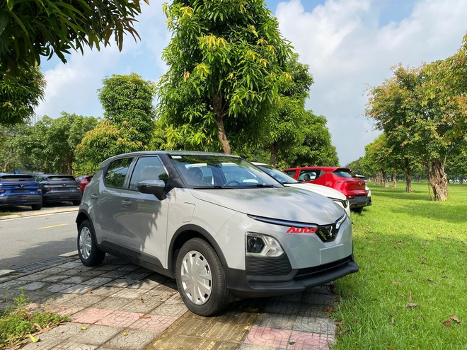 VinFast VF 5 Plus lộ bản mới: Giá thấp hơn 8 triệu đồng, mâm sắt cỡ nhỏ, phối màu sơn kiểu khác- Ảnh 7. VinFast VF 5 Plus lộ bản mới: Giá thấp hơn 8 triệu đồng, mâm sắt cỡ nhỏ, phối màu sơn kiểu khác- Ảnh 7.