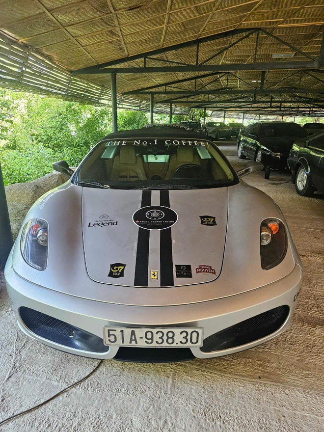 Loạt Ferrari của ông Đặng Lê Nguyên Vũ lộ ảnh lên tem chuẩn bị tham gia Gumball 3000, CĐM nhận xét: 'Vẫn thiếu nhiều siêu phẩm'- Ảnh 6. Loạt Ferrari của ông Đặng Lê Nguyên Vũ lộ ảnh lên tem chuẩn bị tham gia Gumball 3000, CĐM nhận xét: 'Vẫn thiếu nhiều siêu phẩm'- Ảnh 6.