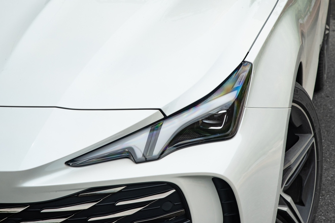 Đánh giá nhanh MG7 bản đắt nhất giá hơn 1 tỷ đồng: Động cơ khá bốc, treo hơi mềm, dáng fastback hơi kén người ngồi sau- Ảnh 5. Đánh giá nhanh MG7 bản đắt nhất giá hơn 1 tỷ đồng: Động cơ khá bốc, treo hơi mềm, dáng fastback hơi kén người ngồi sau- Ảnh 5.