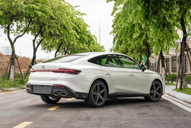 Chọn MG7 bản giữa hay Mazda 6 bản cao: Giá chênh 1 triệu, động cơ khỏe hơn nhưng MG7 không có ADAS- Ảnh 8. Chọn MG7 bản giữa hay Mazda 6 bản cao: Giá chênh 1 triệu, động cơ khỏe hơn nhưng MG7 không có ADAS- Ảnh 8.