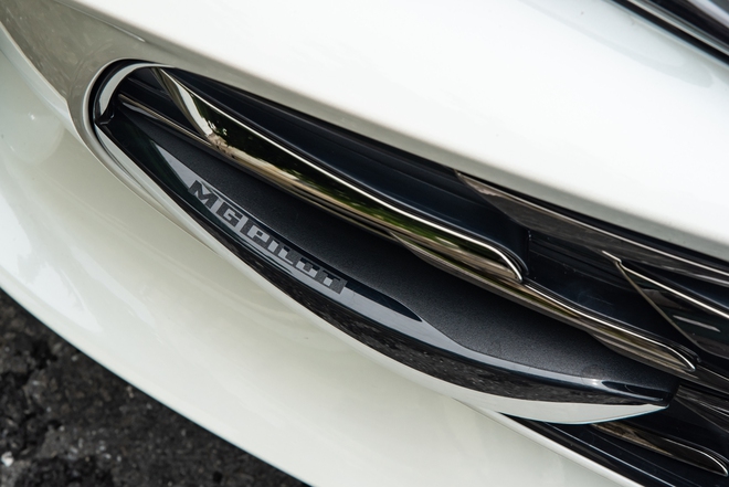 Đánh giá nhanh MG7 bản đắt nhất giá hơn 1 tỷ đồng: Động cơ khá bốc, treo hơi mềm, dáng fastback hơi kén người ngồi sau- Ảnh 6. Đánh giá nhanh MG7 bản đắt nhất giá hơn 1 tỷ đồng: Động cơ khá bốc, treo hơi mềm, dáng fastback hơi kén người ngồi sau- Ảnh 6.