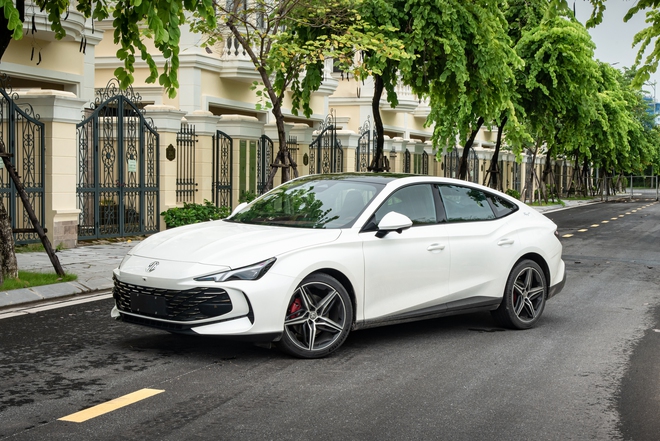 Chọn MG7 bản giữa hay Mazda 6 bản cao: Giá chênh 1 triệu, động cơ khỏe hơn nhưng MG7 không có ADAS- Ảnh 2. Chọn MG7 bản giữa hay Mazda 6 bản cao: Giá chênh 1 triệu, động cơ khỏe hơn nhưng MG7 không có ADAS- Ảnh 2.